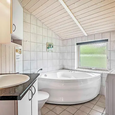 Newer Well Maintained Holiday With And Sauna *